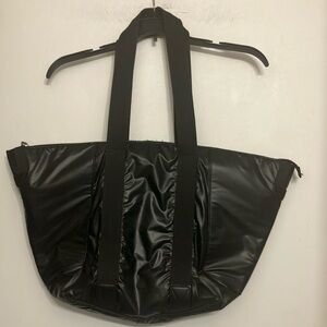 Zara over the shoulder gym bag, shiny black on black spacious top-zip closure